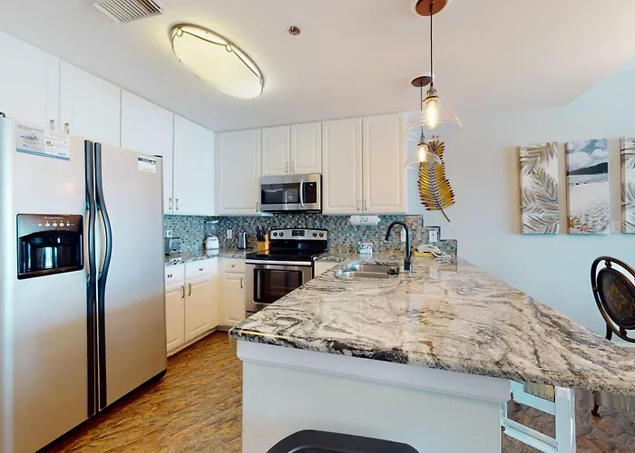 Remodeled Beachfront W Multiple Pools Hot Tubs & Gym Holiday home Gulf Shores