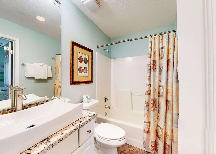 Remodeled Beachfront W Multiple Pools Hot Tubs & Gym Holiday home