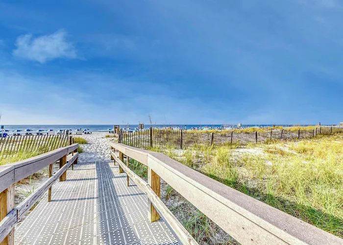 Remodeled Beachfront W Multiple Pools Hot Tubs & Gym Holiday home *